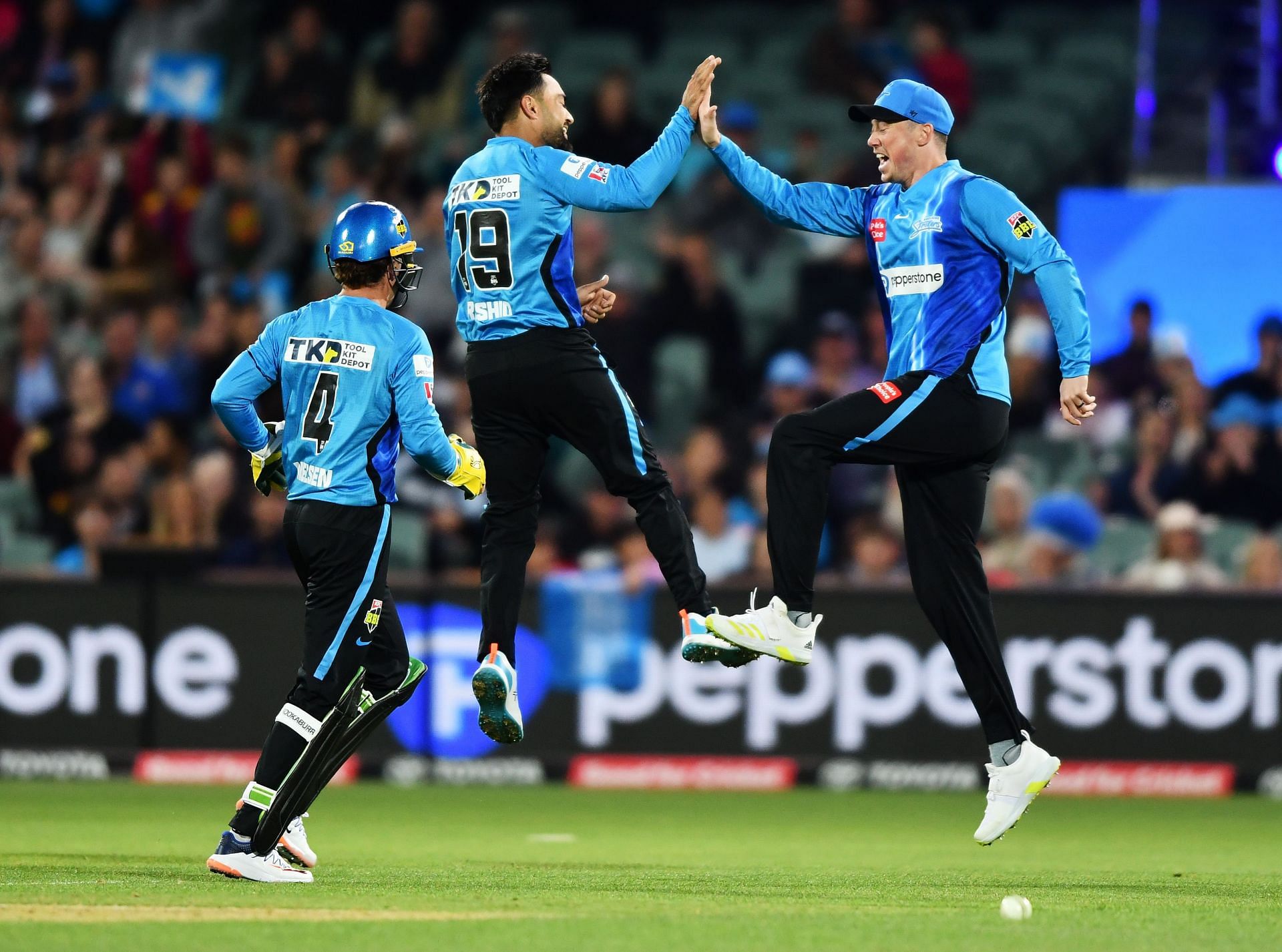 Big Bash League 2022-23, Match 5, Sydney Thunder vs Adelaide Strikers Probable XIs, Match Prediction, Pitch Report, and Live Streaming Details