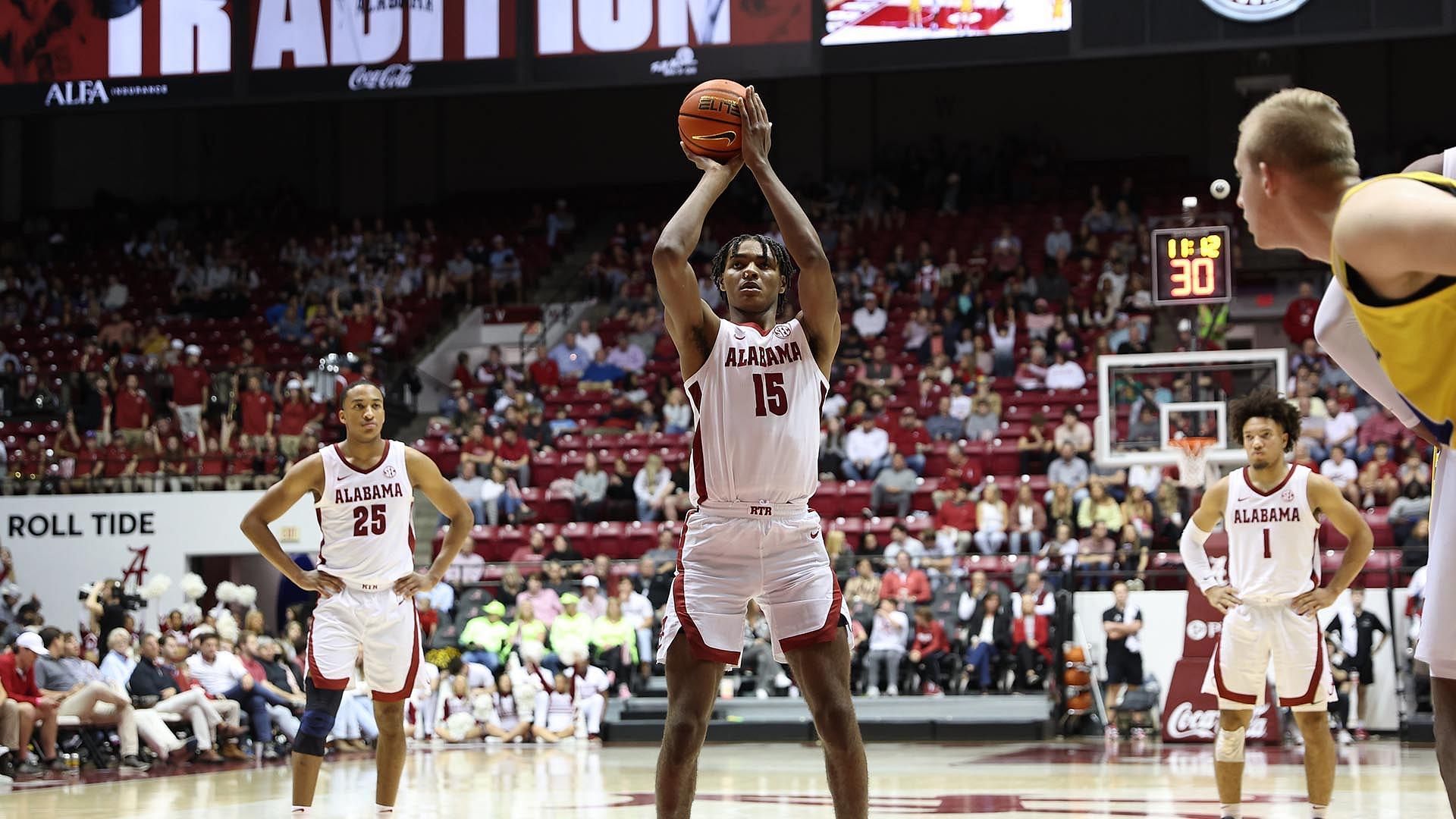 Alabama Crimson Tide freshman big man Noah Clowney