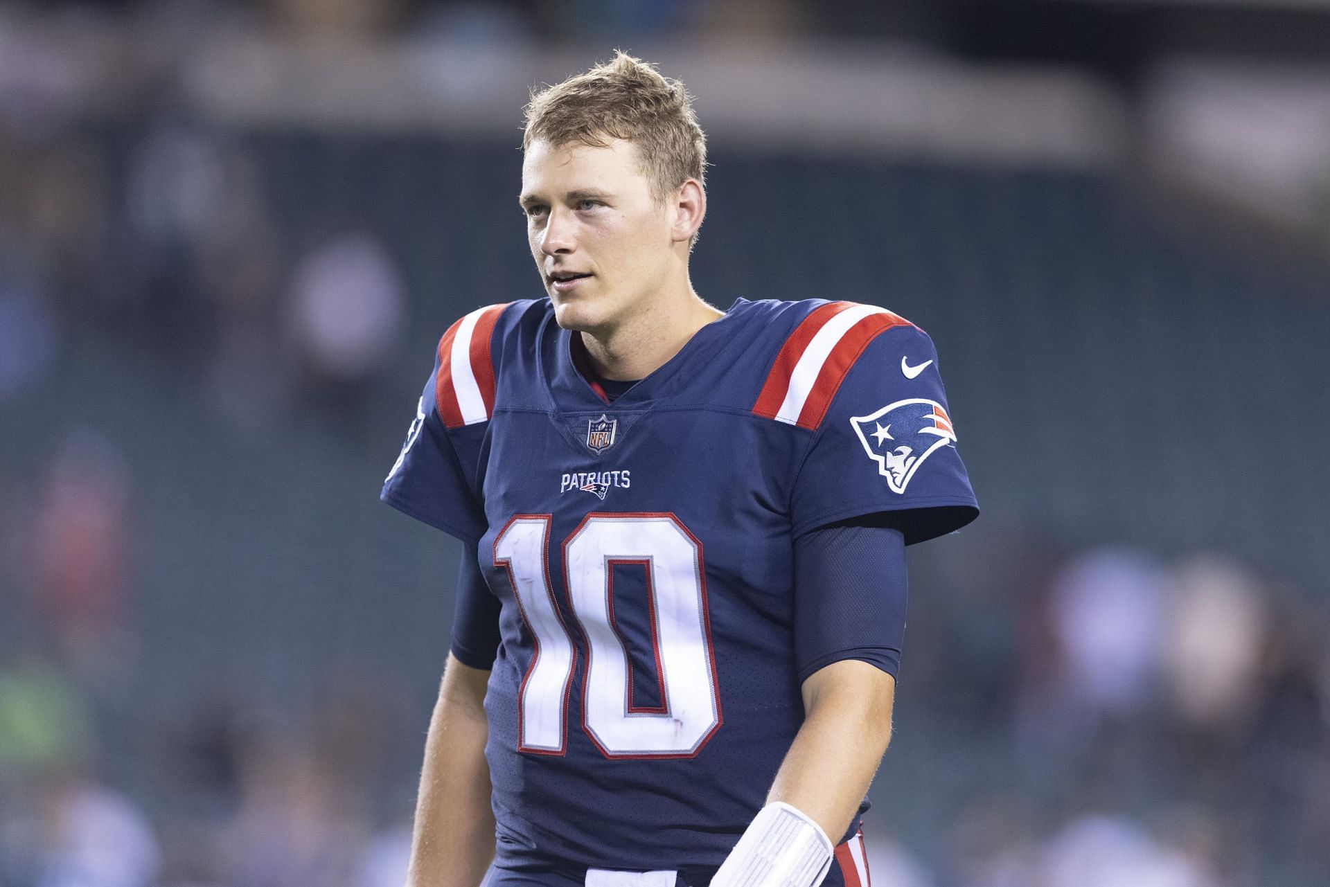 Who is the New England Patriots' starting QB tonight against the Cardinals?