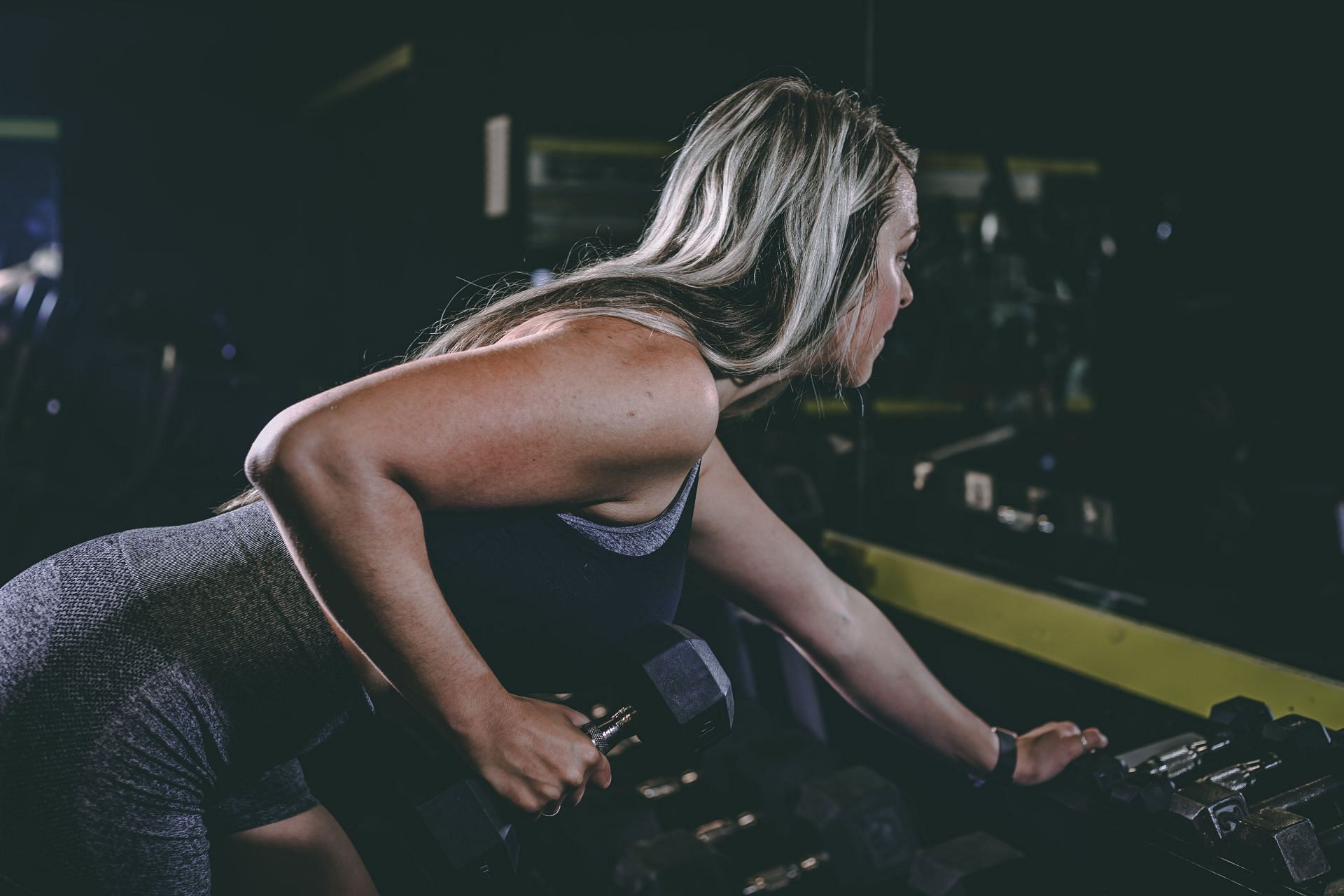 Chest-supported dumbbell row is a great way to work on different chest muscles. (Image via Pexels / Jan Valle)