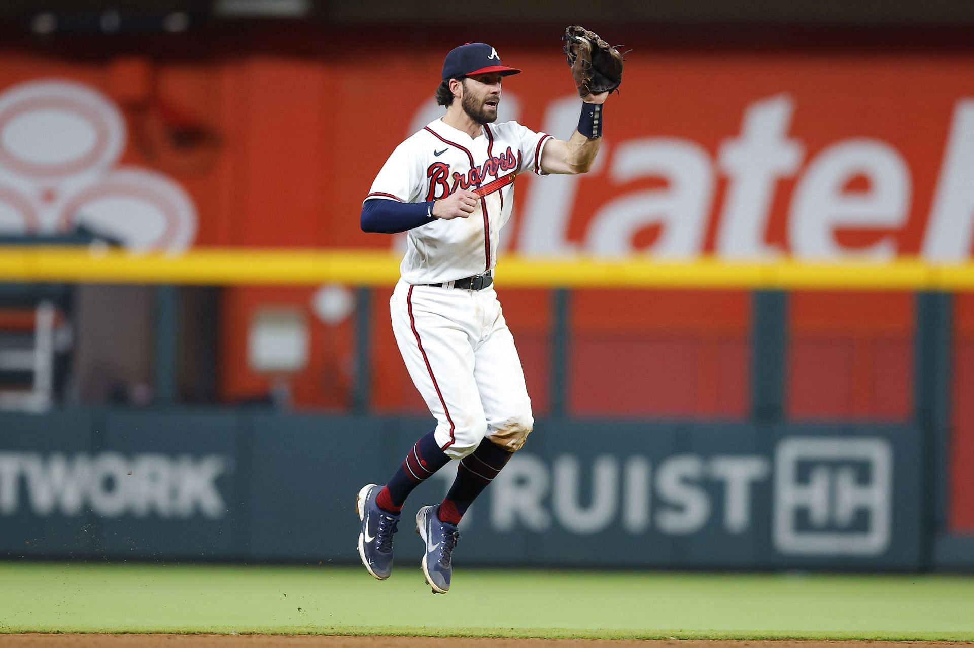 Colorado's Mallory Pugh takes on Braves' Dansby Swanson to see who's the  better athlete