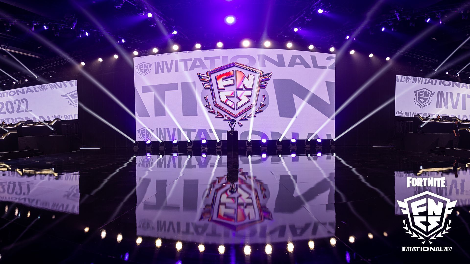 Fortnite Champion Series - FNCS Invitational 2022 trophy (Image via FN/Tracker)