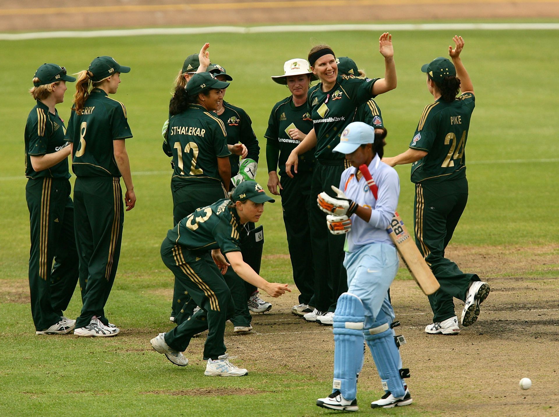 Emma Sampson (C) of Australia celebrates with teammates after taking the wicket of India during the Women&#039;s Twenty20 International on October 28, 2008, in Sydney, Australia. (Photo by: Getty Images)