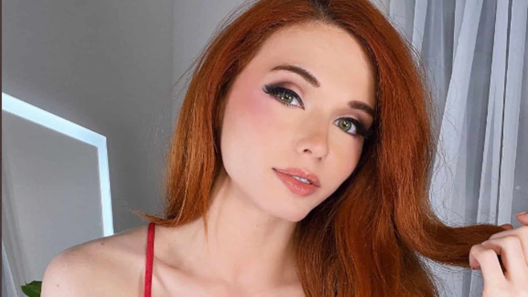 Who is Amouranth?