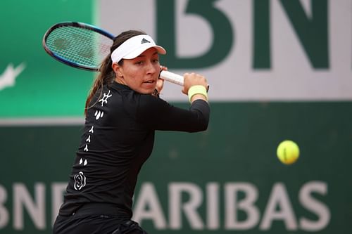 Jessica Pegula in action at the 2022 French Open