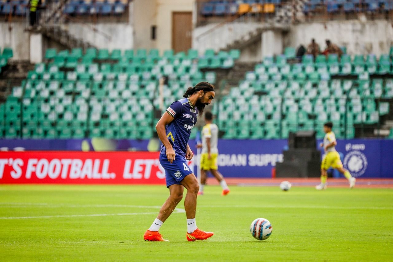 Chennaiyin FC defender Gurmukh Singh warms up ahead of a match. [Credits: CFC]