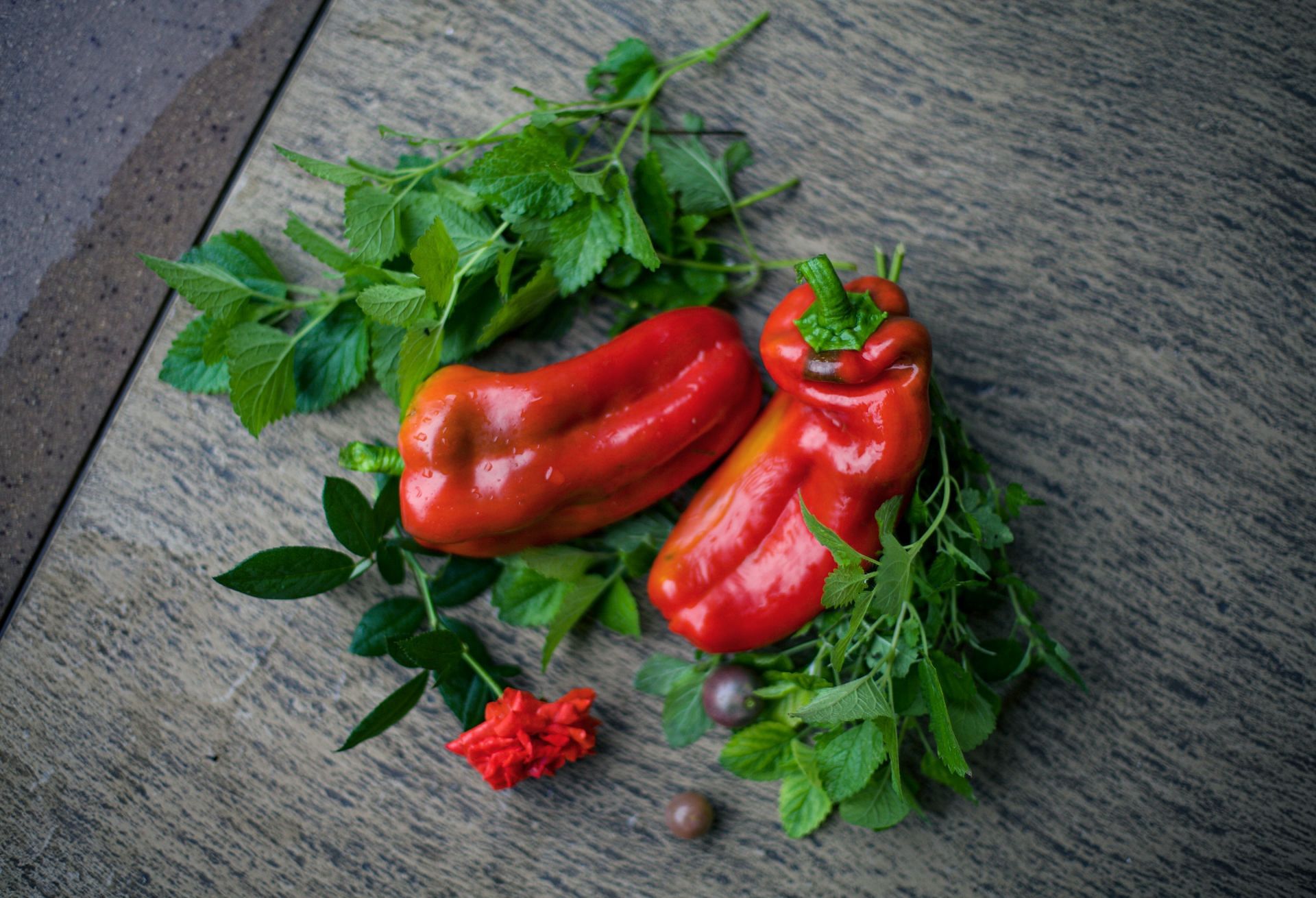 Chipotle peppers are popular in mexican cuisine (Image via Unsplash/Tamara Malaniy)
