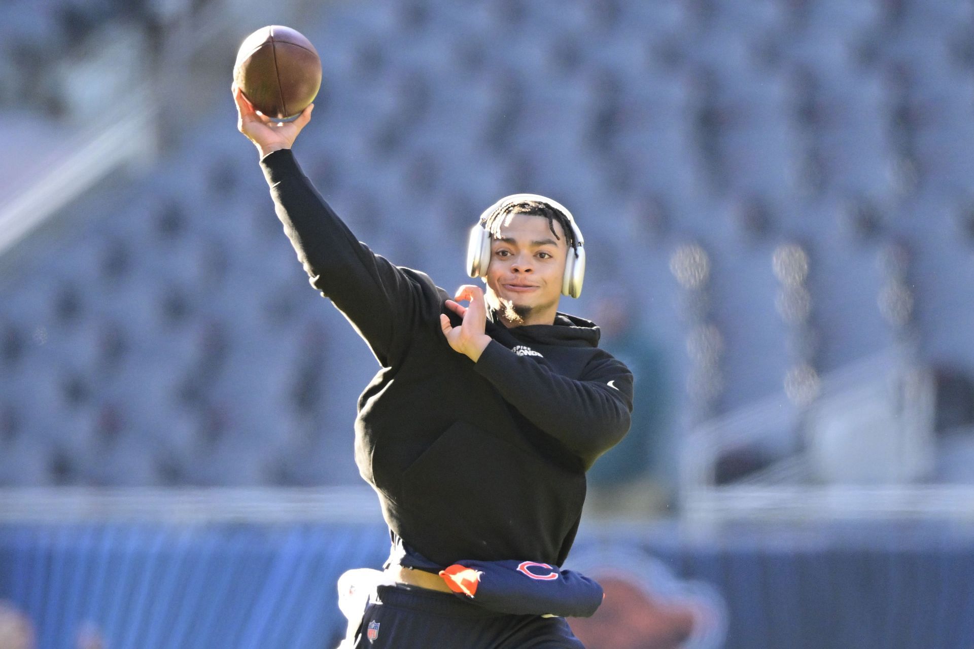 Justin Fields of the Chicago Bears warms up prior to a game against the Philadelphia Eagles