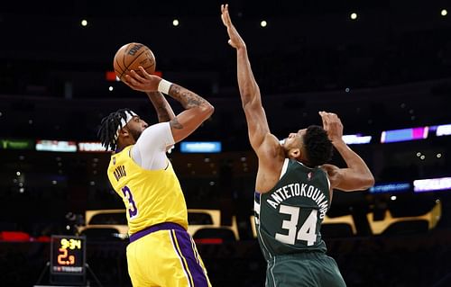 Anthony Davis (left) and Giannis Antetokounmpo