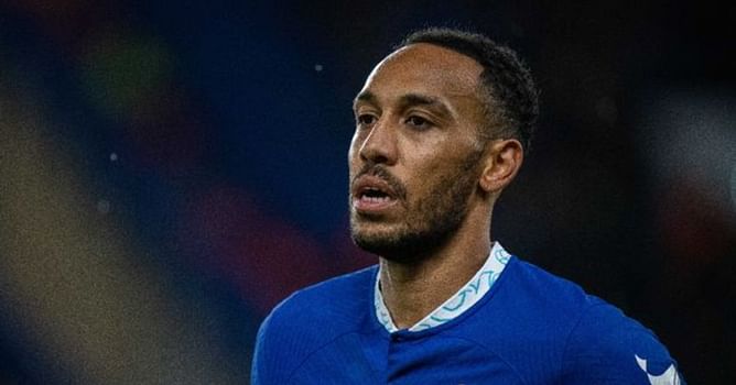 Pierre-Emerick Aubameyang sends message to ex-Arsenal man Emiliano Martinez after FIFA World Cup triumph