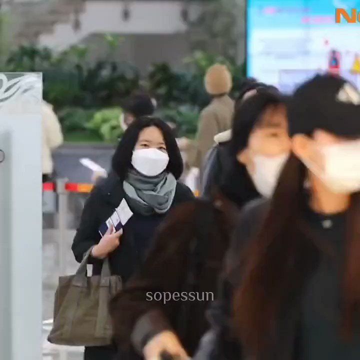 J-Hope Goes Thru Airport Security Just Like Us! #jhope #junghoseok