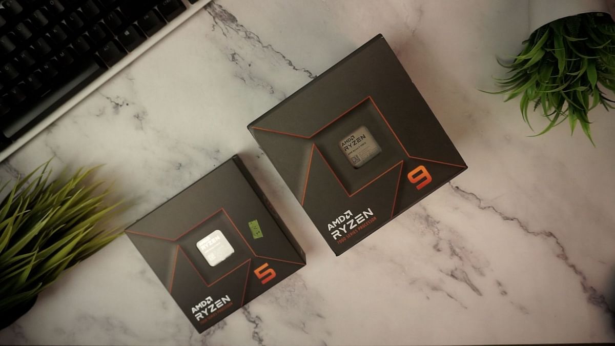 The AMD Ryzen 5 7600X and the Ryzen 9 7950X packaging (Image via Sportskeeda)