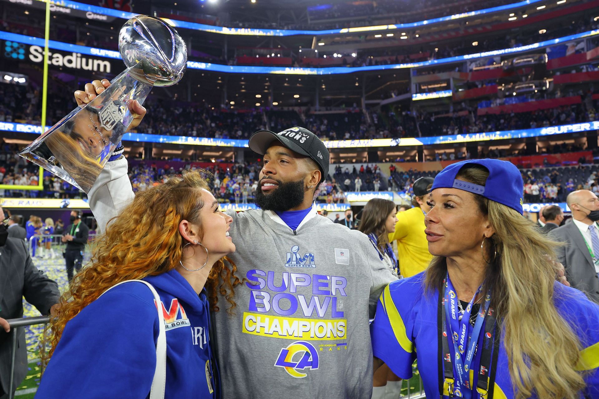 NFL Thursday Night Football Week 1: Odell Beckham Jr. highlights Super Bowl  banner ceremony as game kicks off