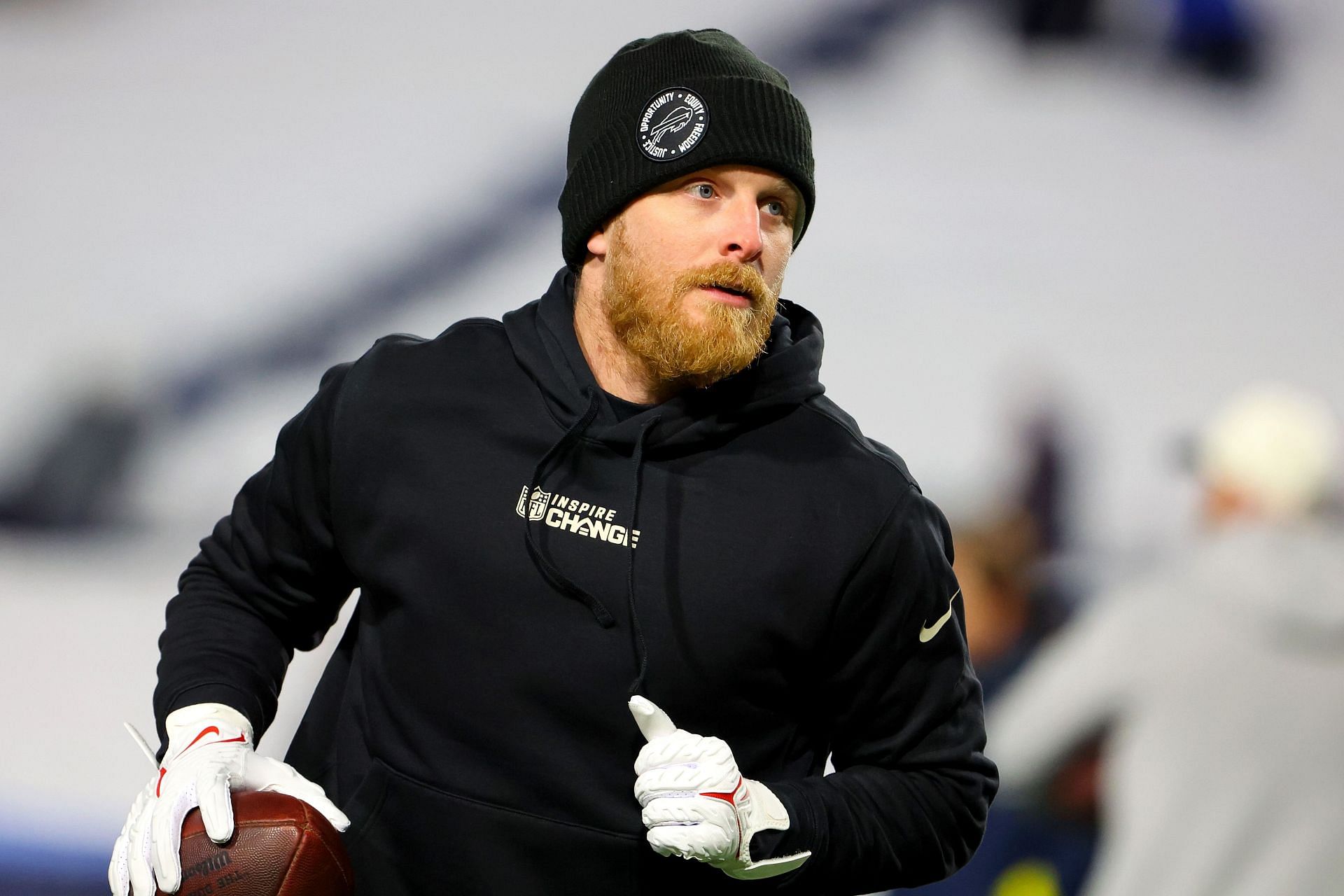 Cowboys WR Cole Beasley announces he's about to drop his album