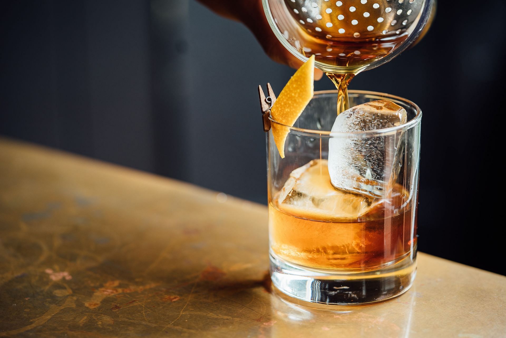 Alcohol can cause acid reflux (Image via Unsplash/Adam Jaime)