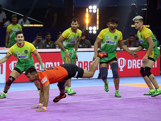 PKL 2022 से तीन बार की पूर्व चैंपियन टीम हुई प्ले-ऑफ से बाहर, दो स्पॉट के लिए 5 टीमों के बीच जंग जारी