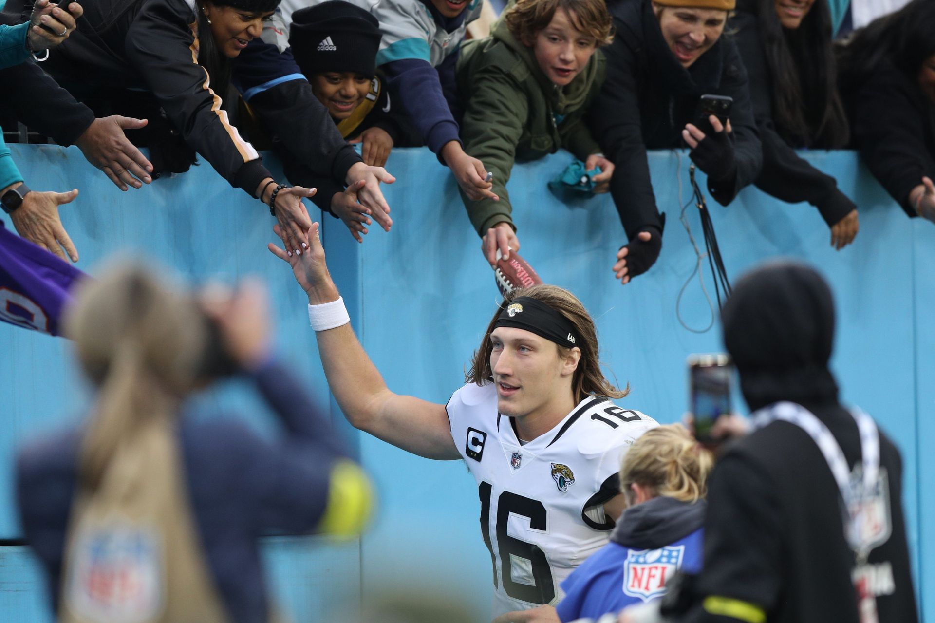 Trevor Lawrence injury update: Jaguars QB questionable for Week 15 -  DraftKings Network