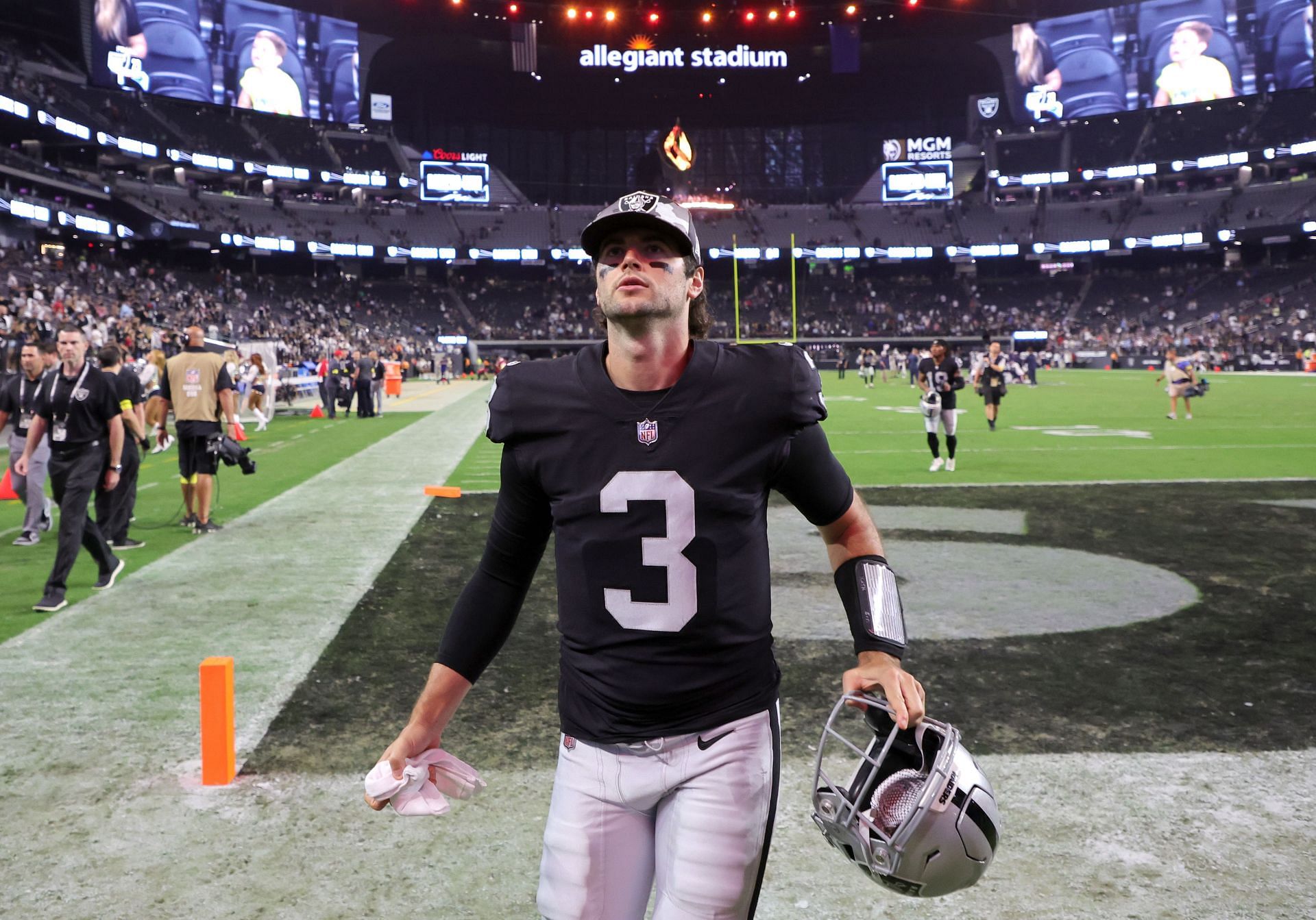 Derek Carr ends zany opening win in Las Vegas with an overtime TD pass as  Raiders stun Ravens