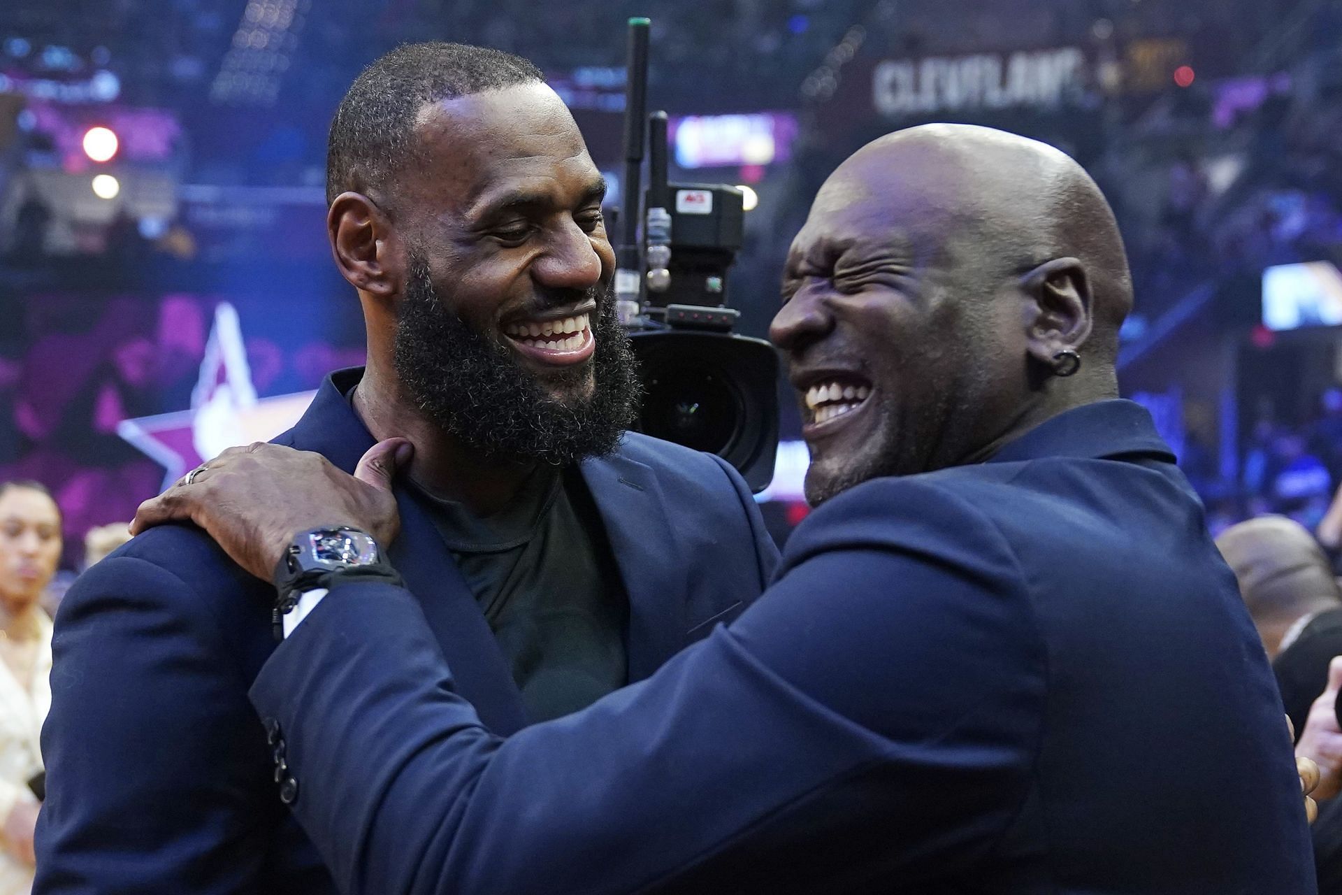 Isiah Thomas praises NBA legend Michael Jordan, right, and Lakers superstar LeBron James, left.