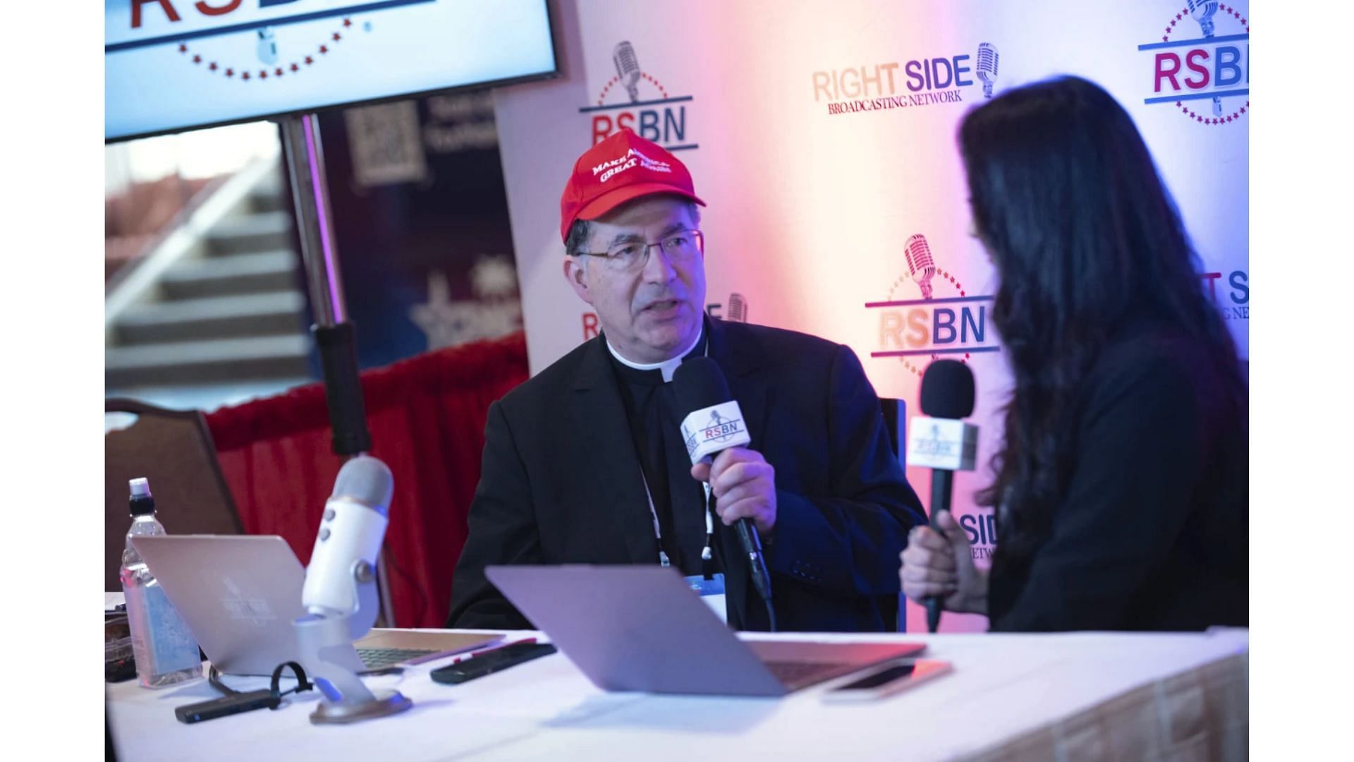 Frank Pavone during an interview in Florida (Image via Getty/Zack D. Roberts)