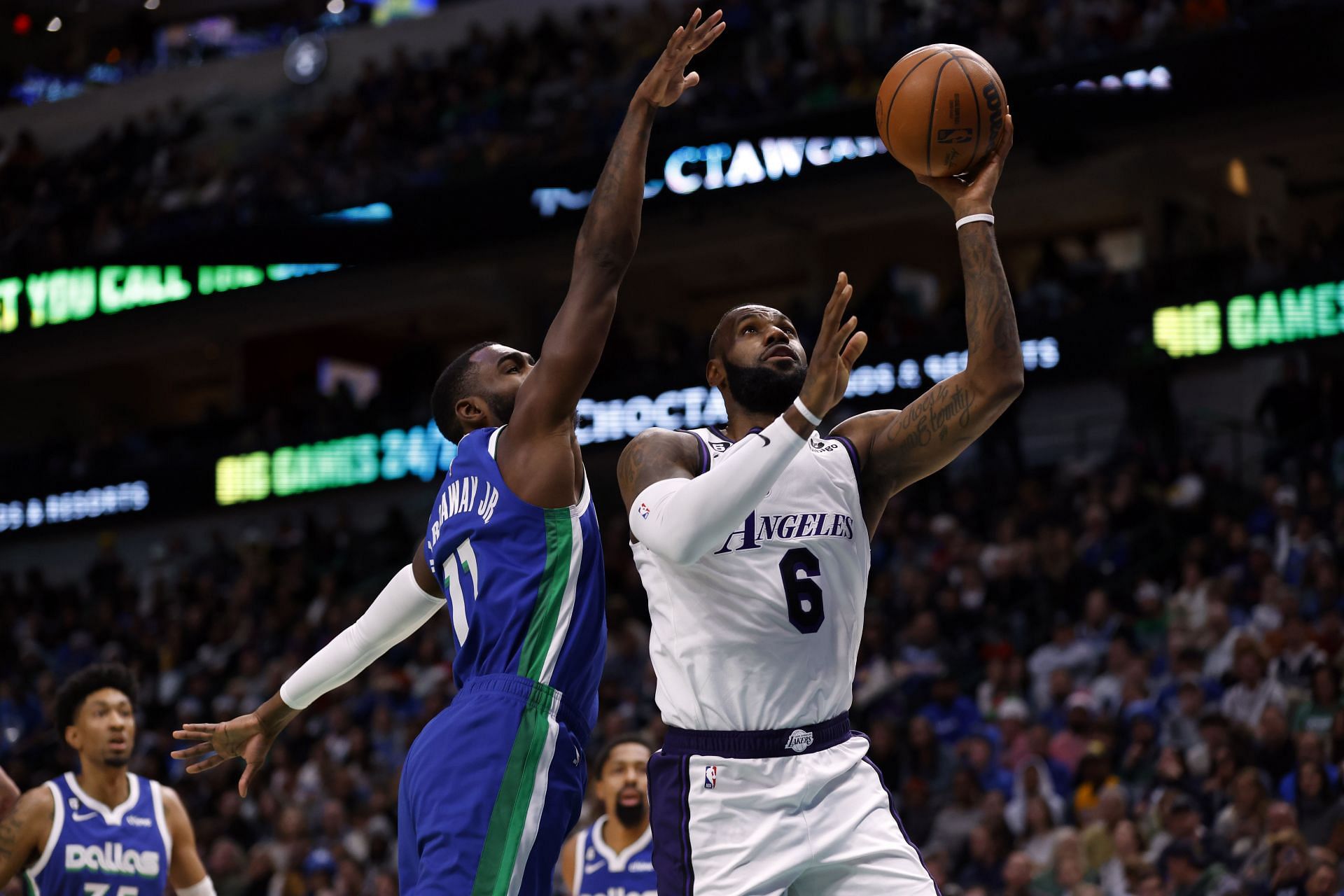 LeBron James scoring tracker shows that the Lakers star could break the record in March 2023 (Image via Getty Images)