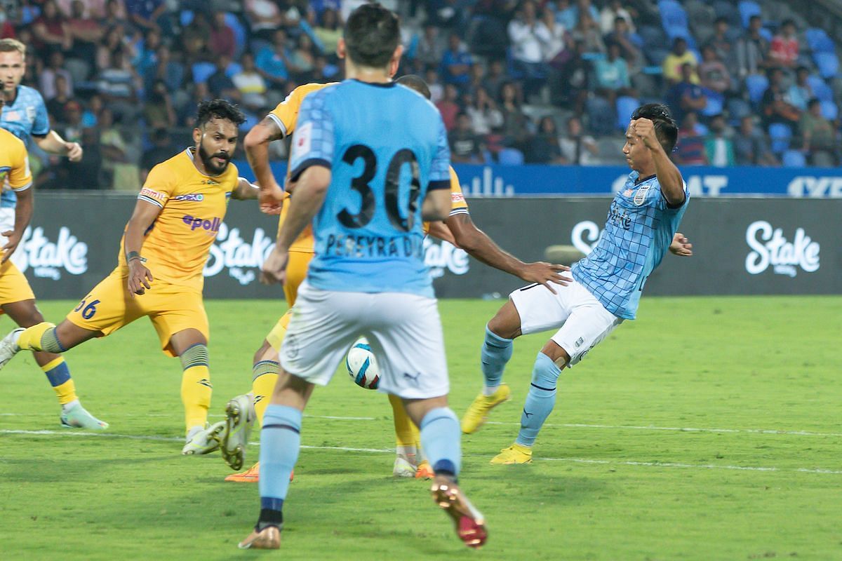 Lallianzuala Chhangte on his way to score the stunning goal against Chennaiyin FC.