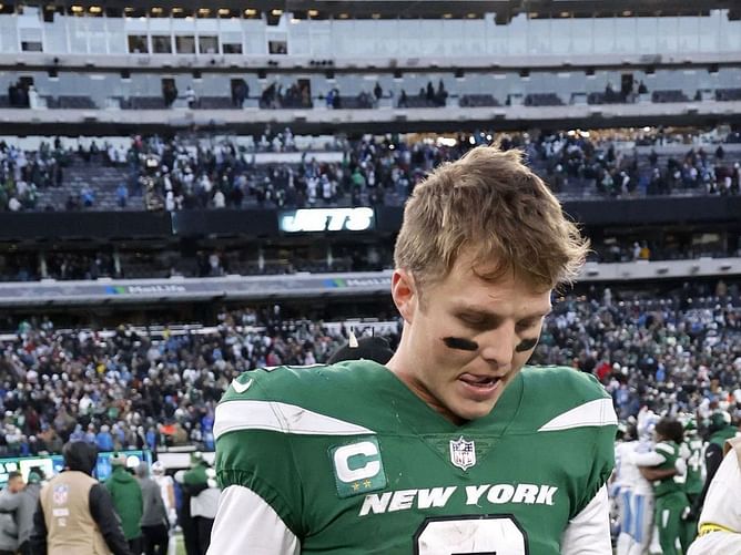 “Is this supposed to make us like him?” - Fans clown Zach Wilson about over-the-top Christmas gift amid intense QB controversy