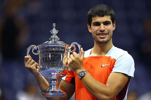 Carlos Alcaraz defeated Casper Ruud in the final to clinch the 2022 US Open title.