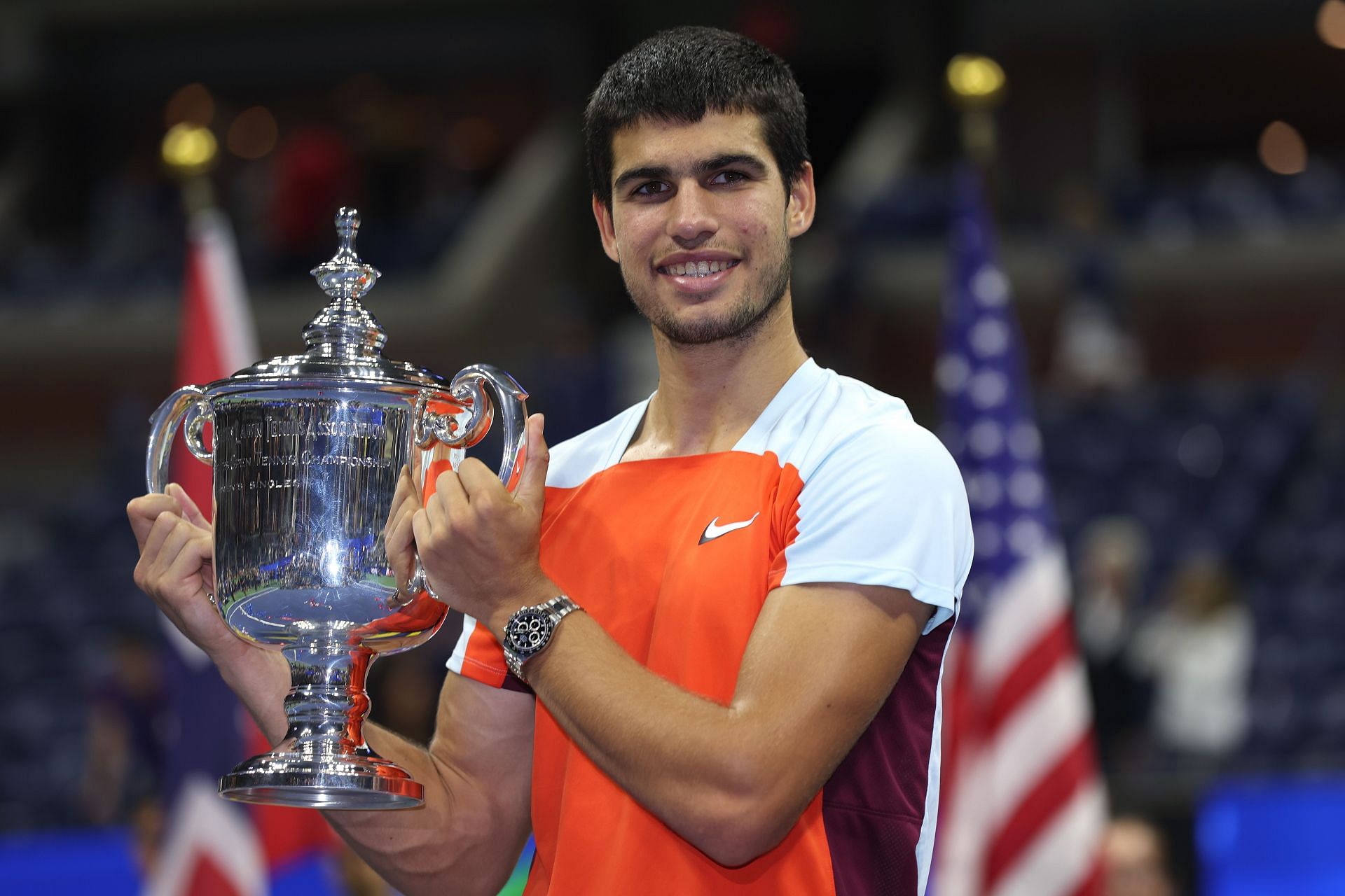 Carlos Alcaraz vence Andrey Rublev e se mantém vivo no ATP Finals