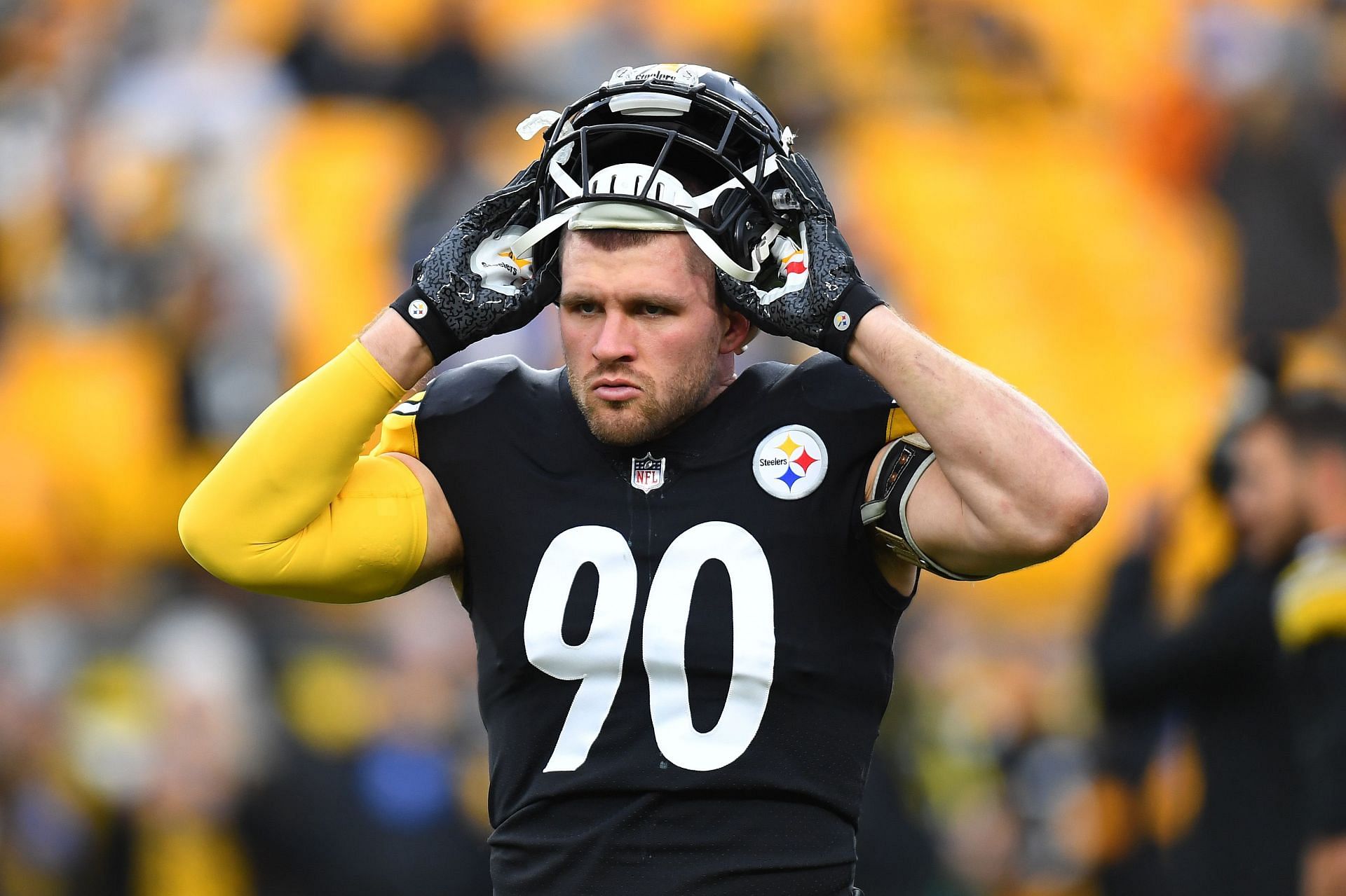 Pittsburgh Steelers linebacker TJ Watt (90) at warmups period