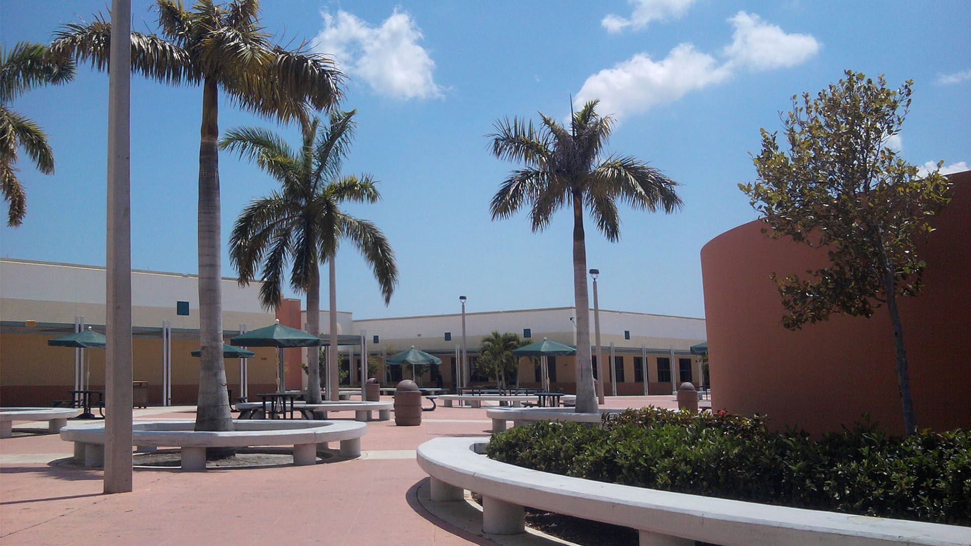 Jupiter High School in Florida was put under a temporary lockdown (image via Wikimedia Commons)