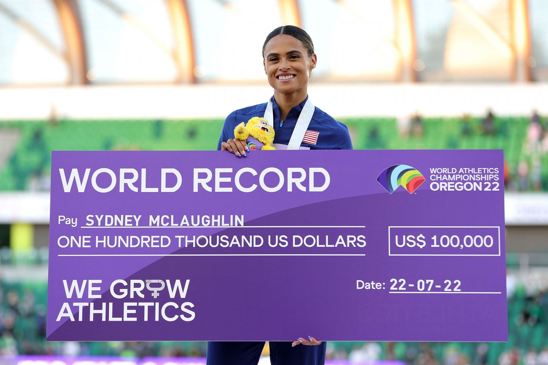 Sydney breaks the record at the World Athletics Championships 2022 (Photo by Carmen Mandato/Getty Images)