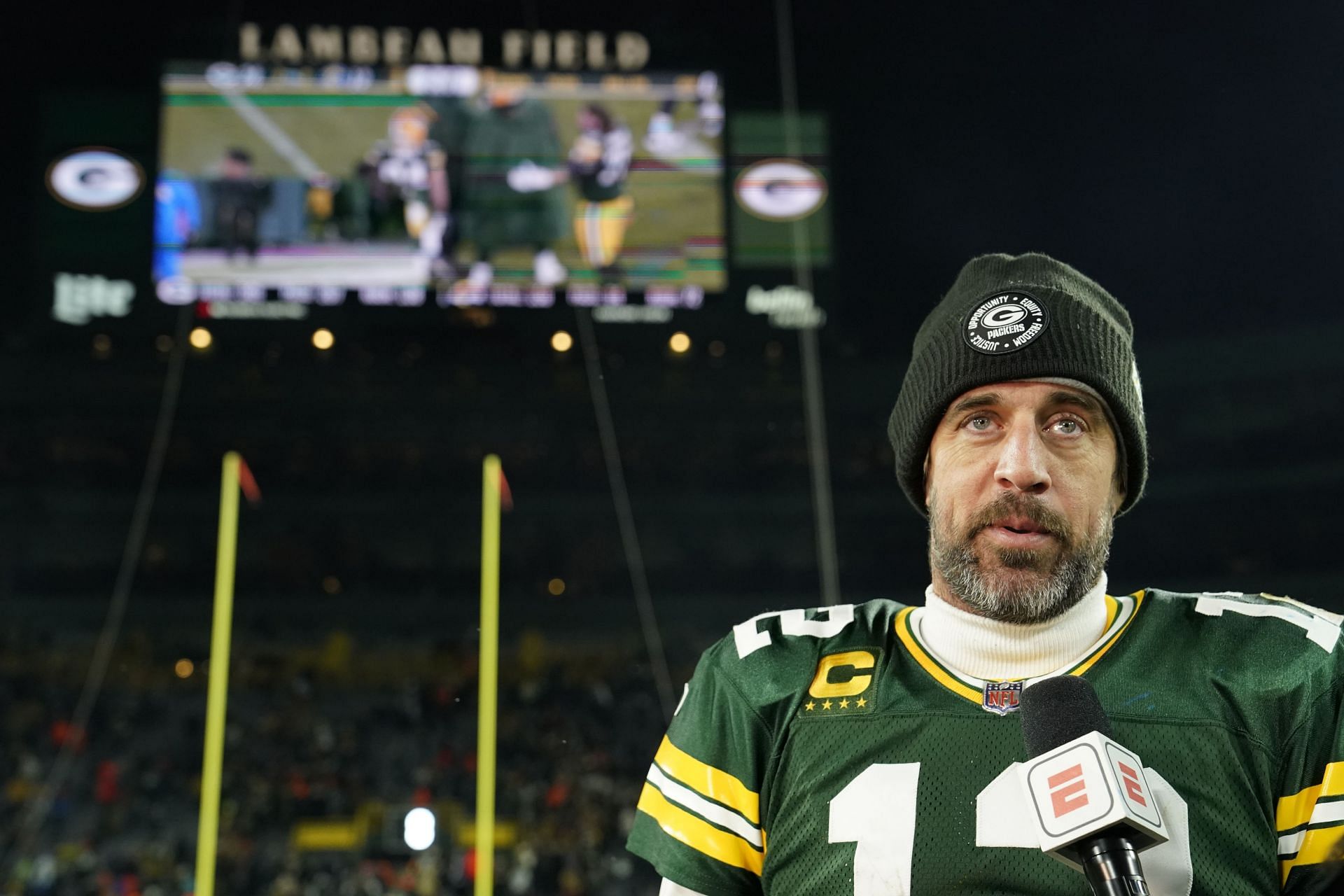 Aaron Rodgers: Los Angeles Rams v Green Bay Packers