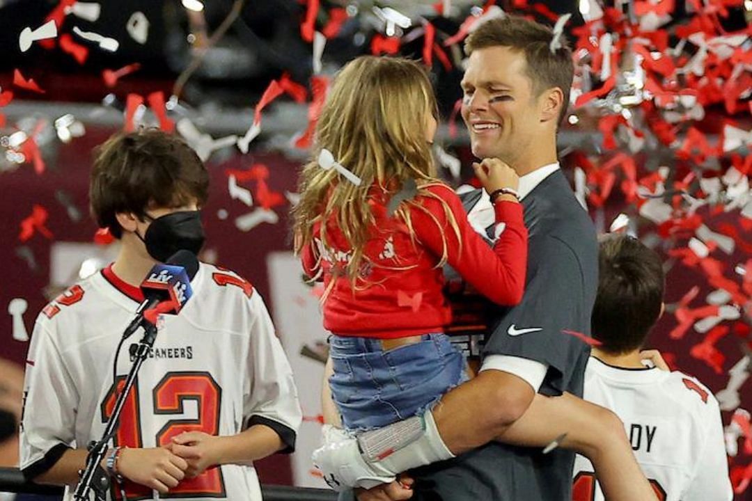 Buccaneers QB Tom Brady with his three children. Source: E! Online