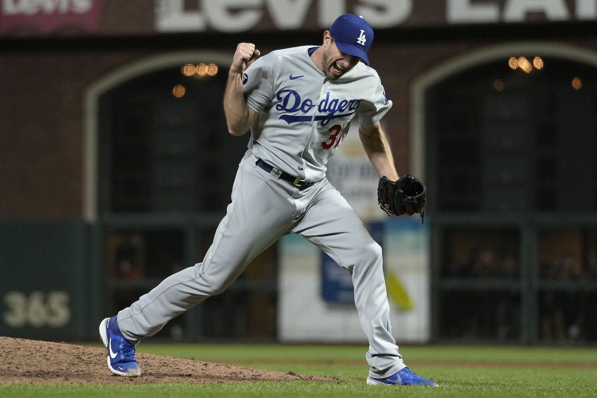 Division Series - Los Angeles Dodgers v San Francisco Giants - Game Five