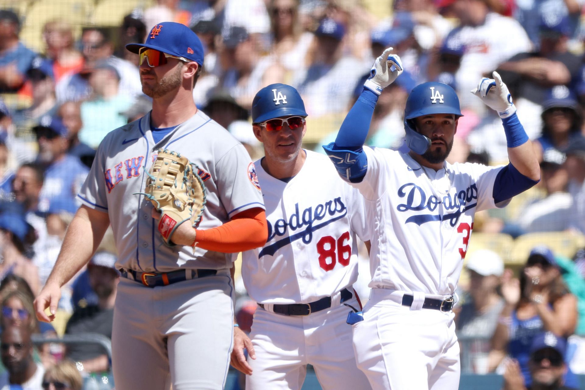 Are the New York Mets or the Los Angeles Dodgers the favorite?