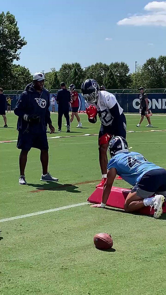 Derrick Henry (hip) doubtful vs. Cowboys as eight Titans ruled out