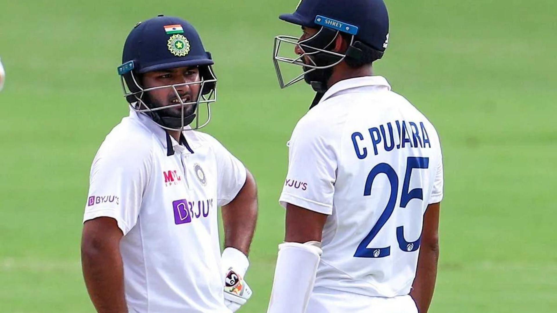 Rishabh Pant (L) and Cheteshwar Pujara (P.C.:Twitter)