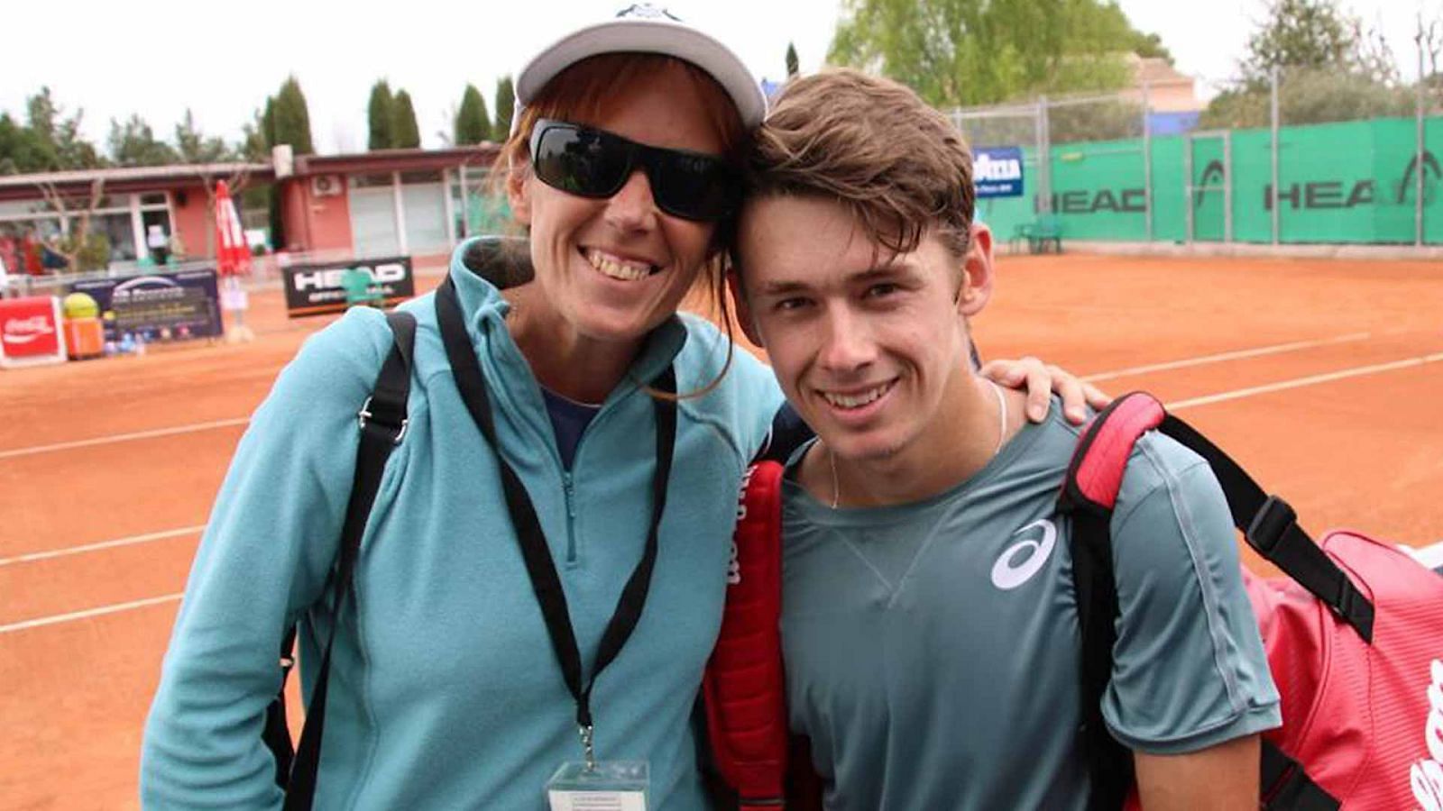 Alex de Minaur Parents