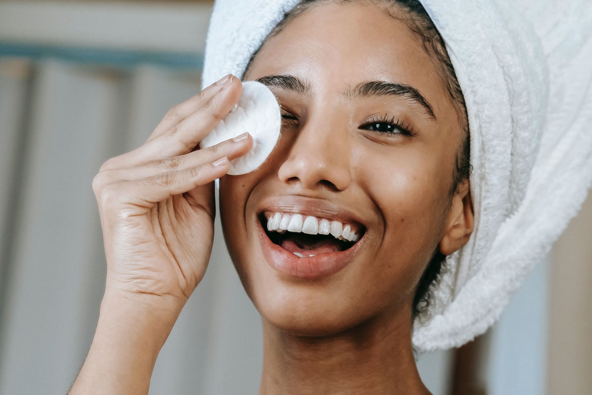 Niacinamide uses and benefits. (Image via Pexels/Sora Shimazaki)