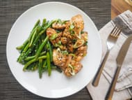 Use a larger plate to increase your appetite. (Image via Pexels)