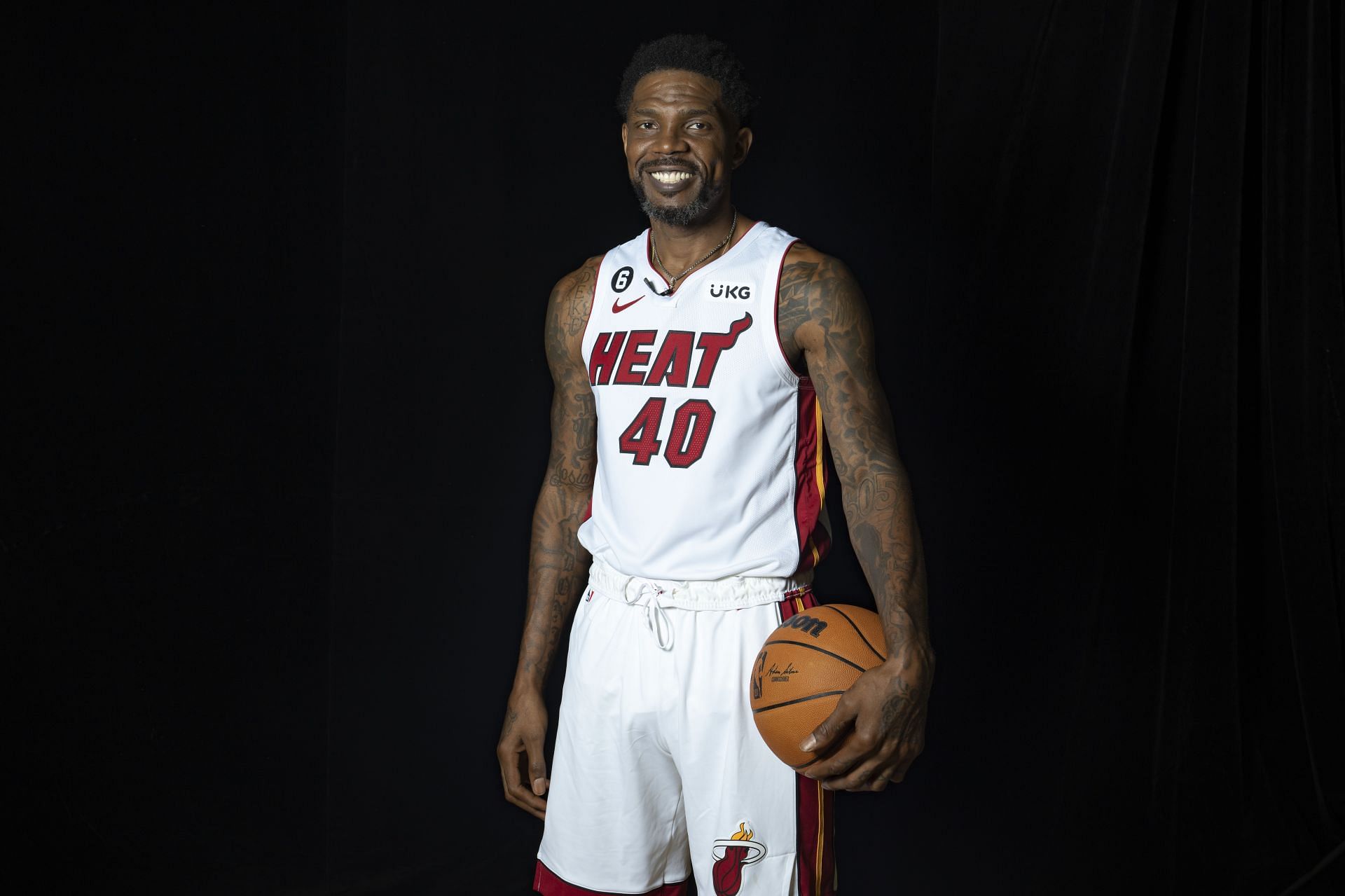 Udonis Haslem Miami Heat 2003 – 2023 thank you for the memories t-shirt,  hoodie, sweater and long sleeve