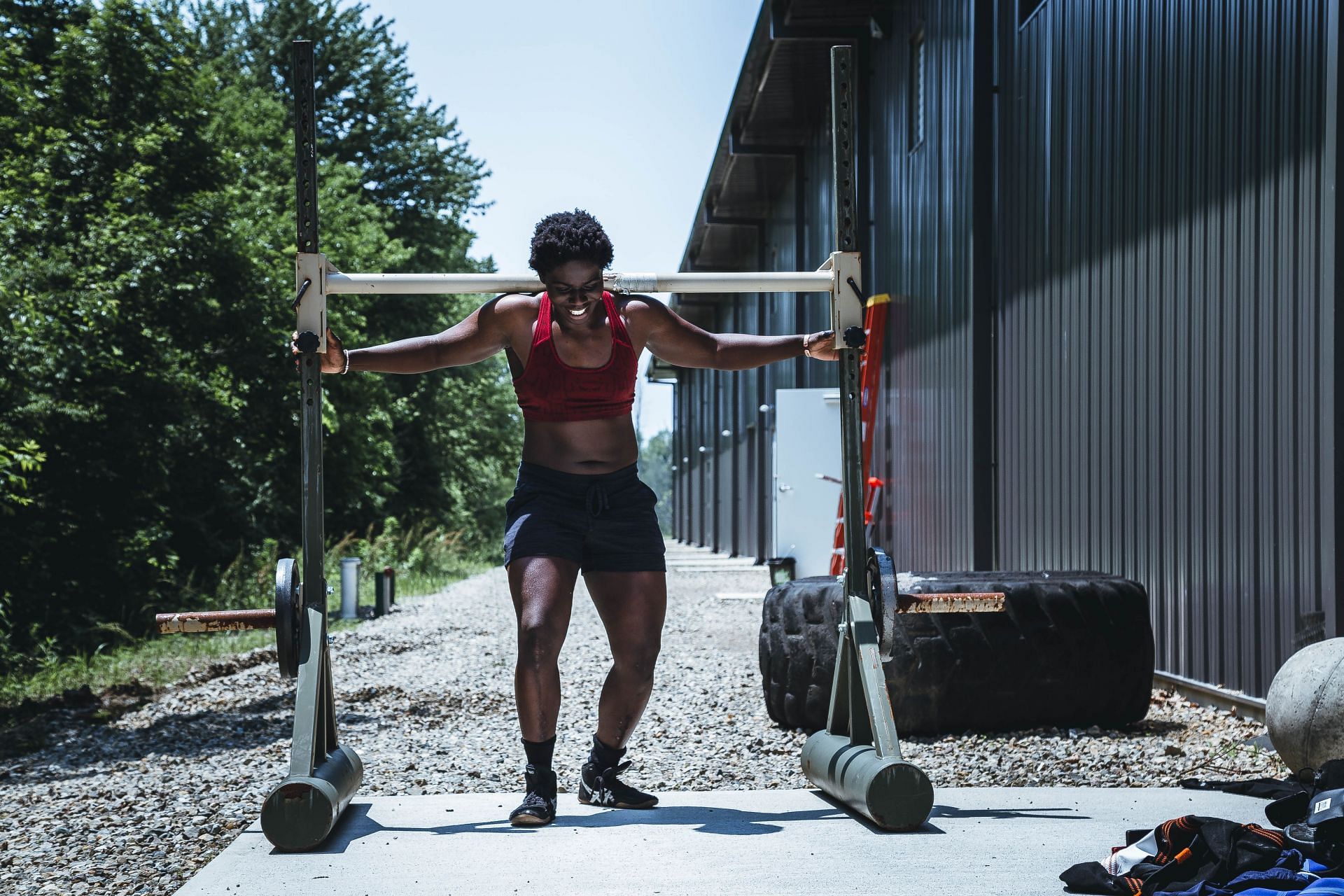 Quad-focused exercises helps in building lower body strength. (Image via Unsplash / Alora Griffiths)