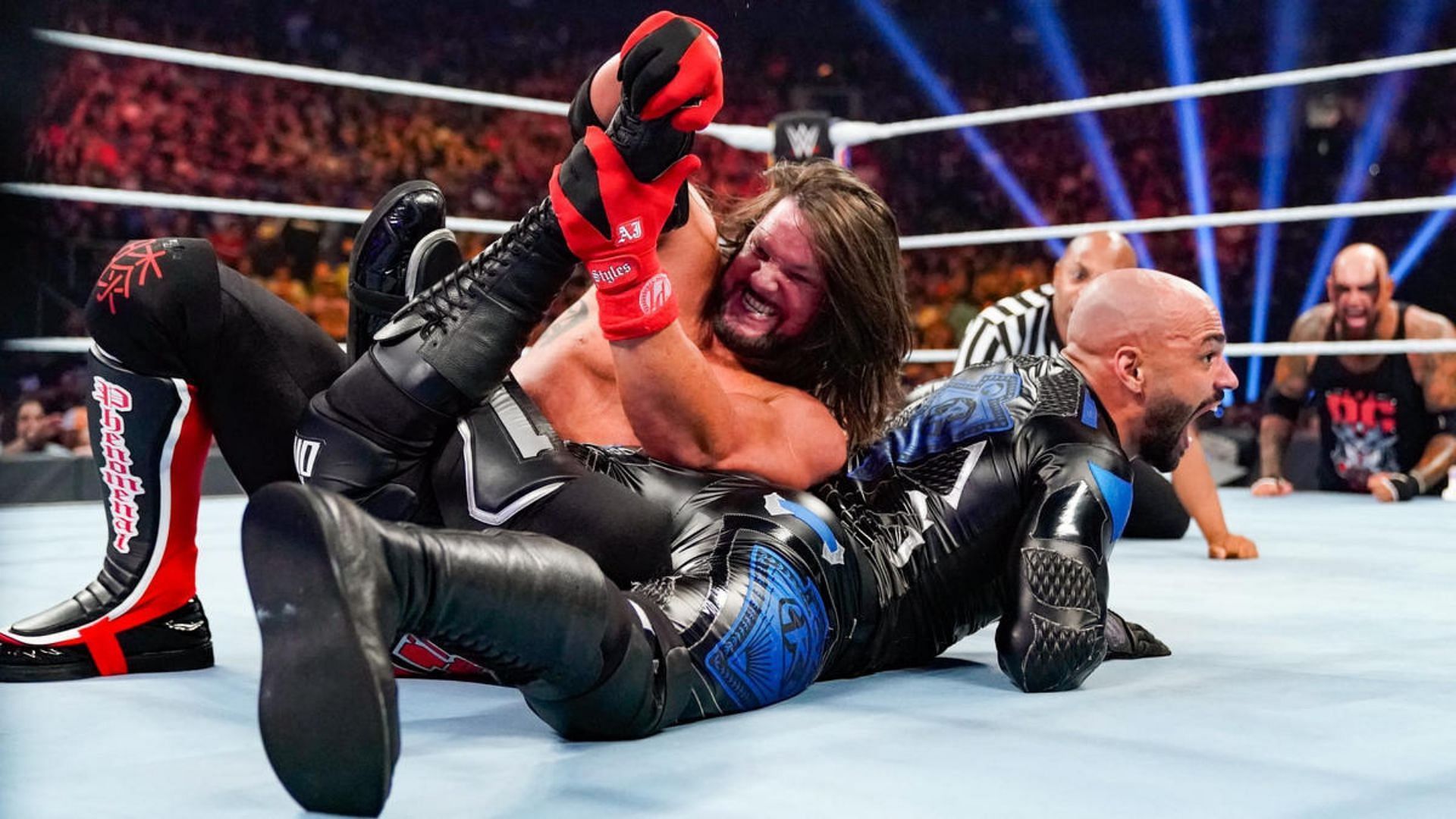 Превью к wwe monday night raw. SUMMERSLAM 2019 AJ Styles Ricochet. WWE. Имена на английском WWE.