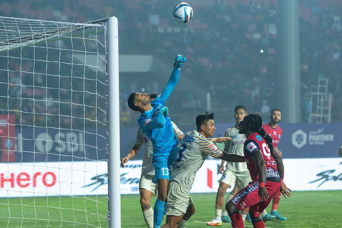 Gill made some good saves to keep a clean sheet (Image courtesy: ISL Media)
