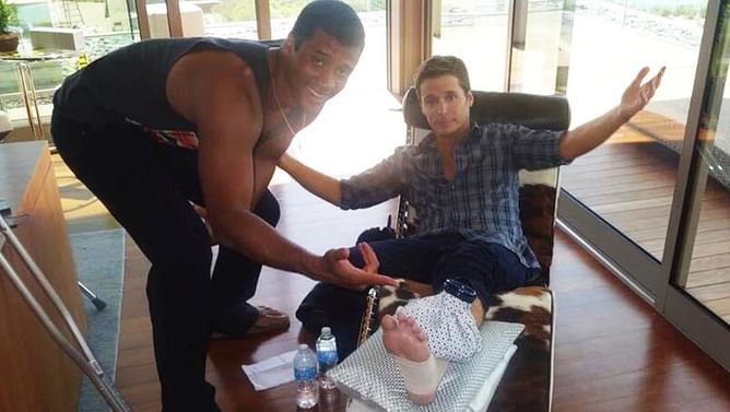 “I know he’s the Super Bowl champion, but it wasn’t a great pass” – When Russell Wilson broke 'Entourage' star Kevin Connolly’s leg on set