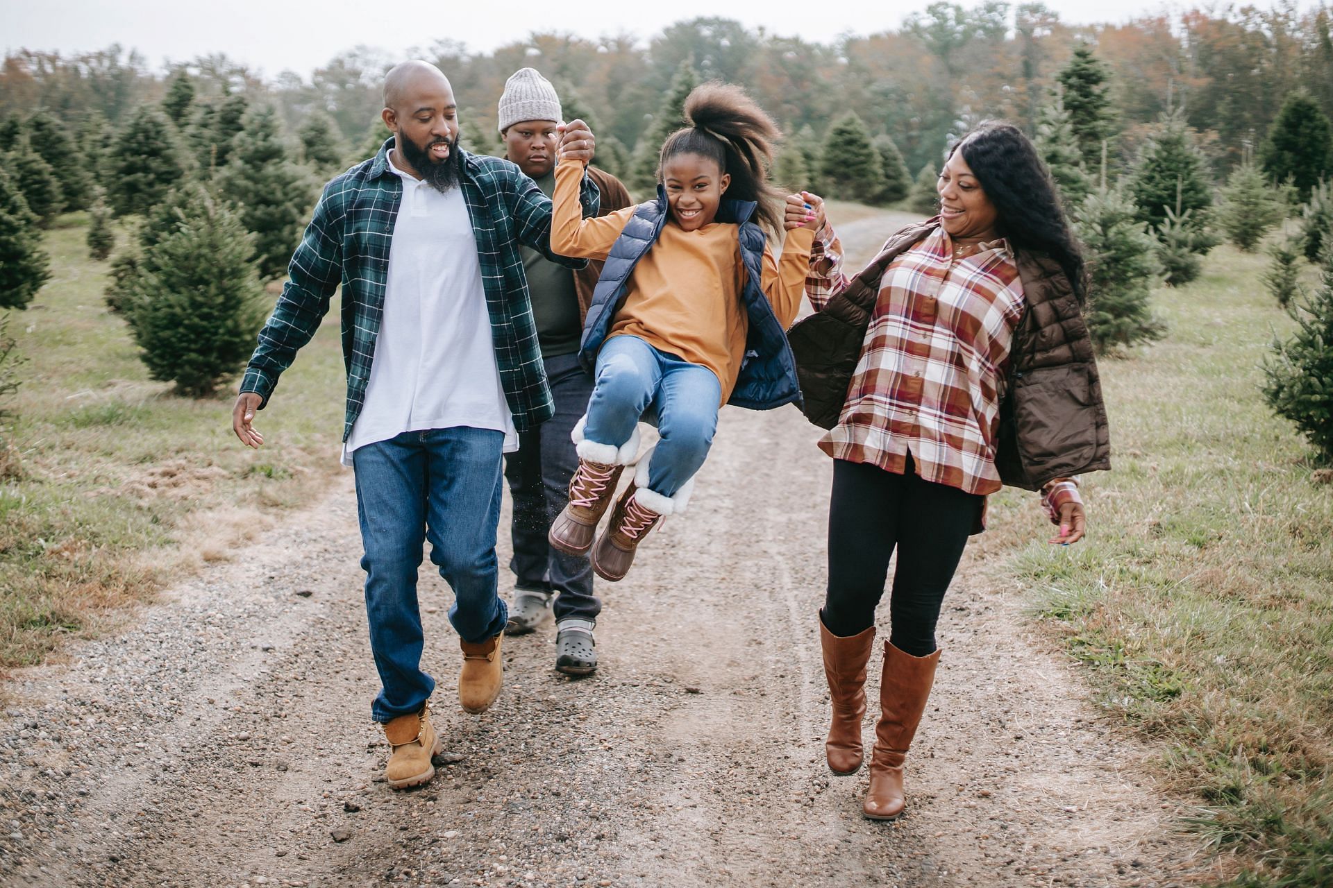 Usher in the new year with joy and happiness. (Image via Pexels/Any Lane)