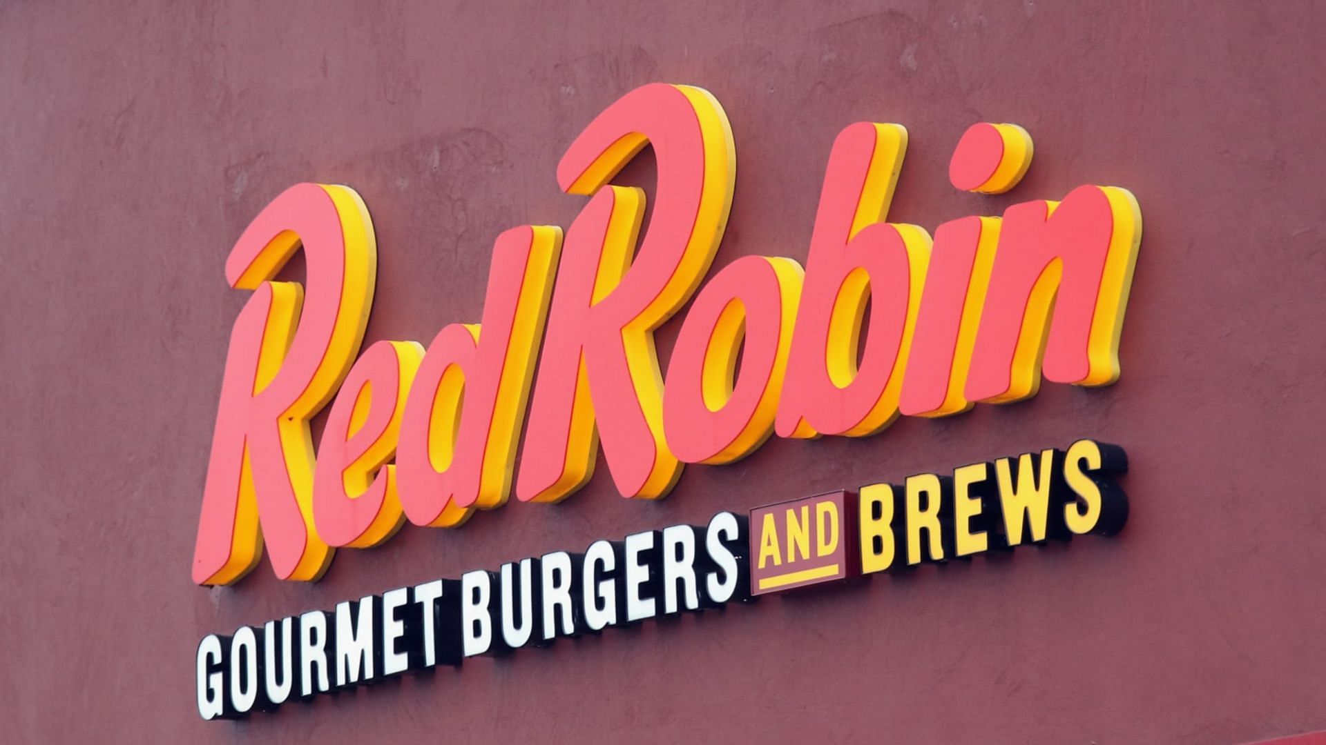 the exterior of a Red Robin Gourmet Burgers and Brews restaurant in Carle Place, New York. (Image via Bruce Bennett/Getty Images)