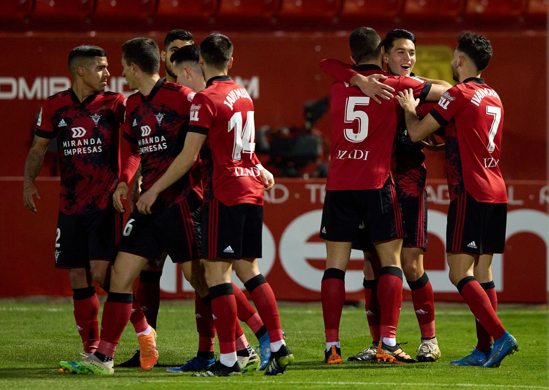 Mirandés contra racing de santander