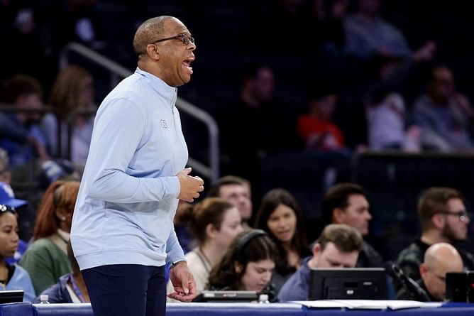 Hubert Davis sounds resolute bringing prestige back to Tar Heels: “I apologized to the guys for my language, but not my message”